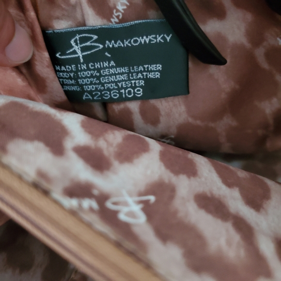 B. Makowsky Black Suede Leather Crossbody Bag - Picture 5 of 8